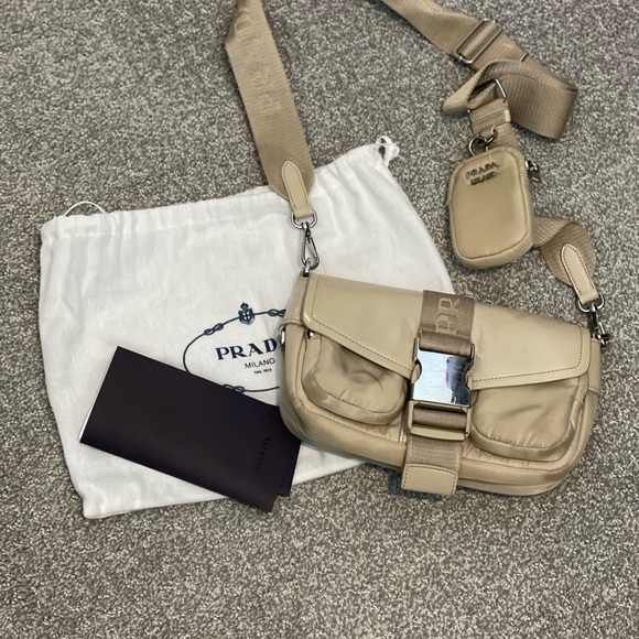 Prada bag - Picture 1 of 3